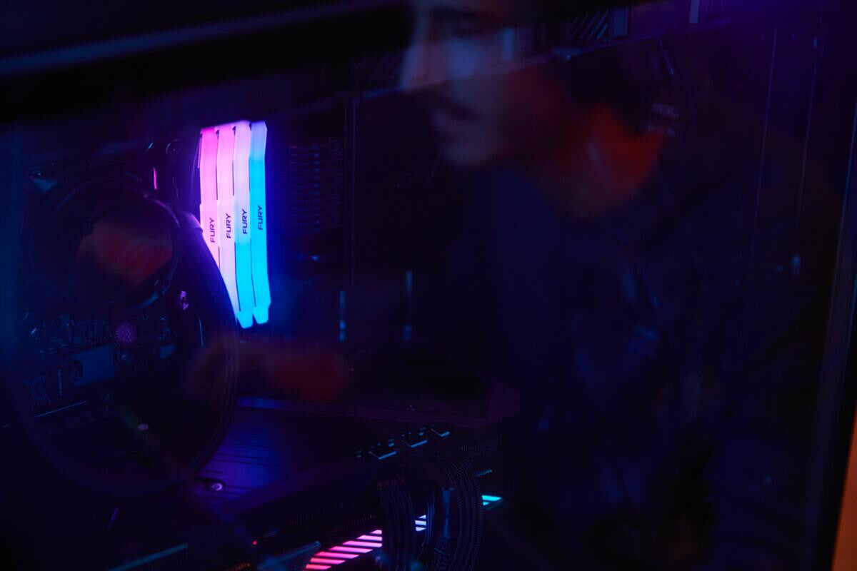 KINGSTON DIMM 32GB (2x16GB) DDR5 6400MHZ CL32 FURY Renegade RGB